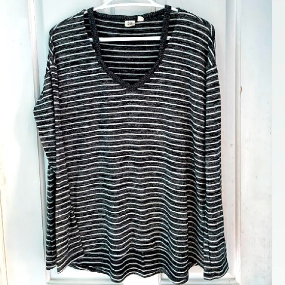 GAP Women’s Long-Sleeve Shirt - Picture 1 of 3